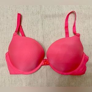 3/$15- Victoria’s Secret T-Shirt Push Up- Hot Pink- 34D